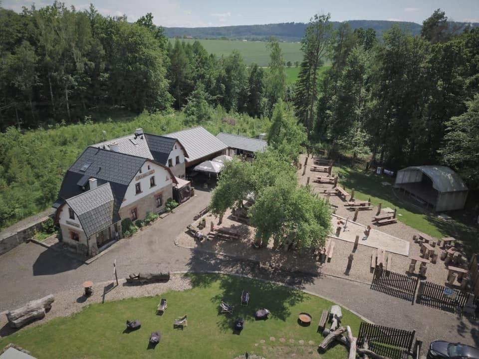 Hotel Penzion Sterbova Vila Bílá Třemešná Exterior foto