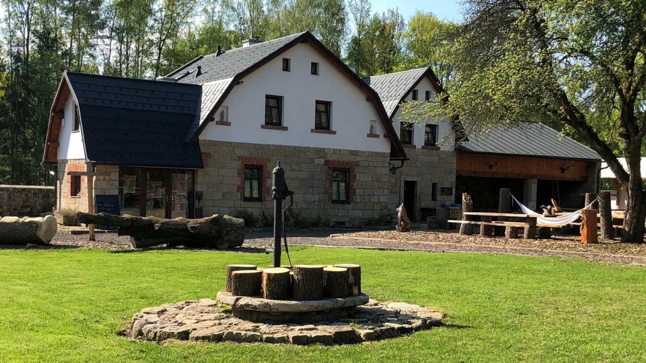 Hotel Penzion Sterbova Vila Bílá Třemešná Exterior foto