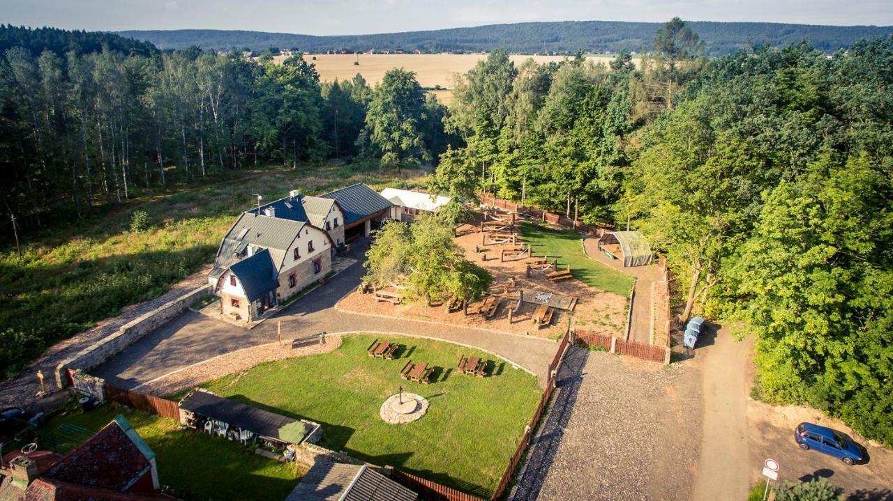 Hotel Penzion Sterbova Vila Bílá Třemešná Exterior foto